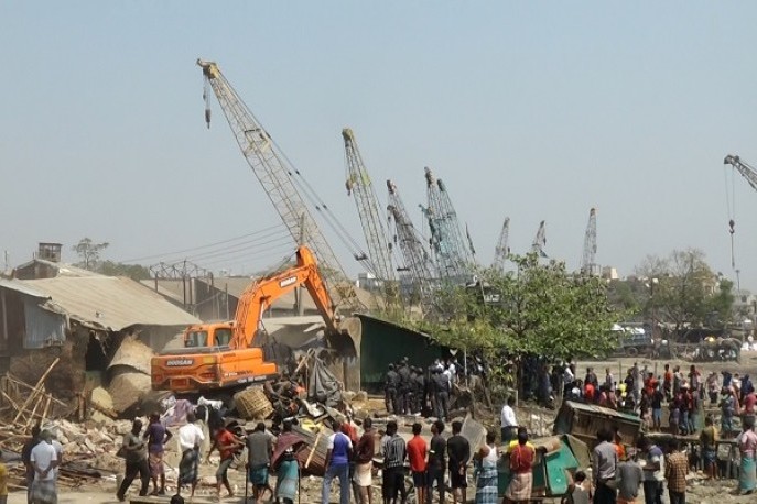 কর্ণফুলী নদীর তীরে শত কোটি টাকার সরকারি জমি উদ্ধার