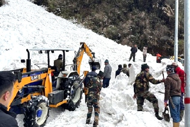 সিকিমে ভয়াবহ তুষারধসে ৭ পর্যটক নিহত