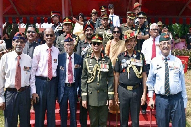 চেন্নাইয়ে পাসিং আউট প্যারেড পরিদর্শন করলেন সেনাপ্রধান