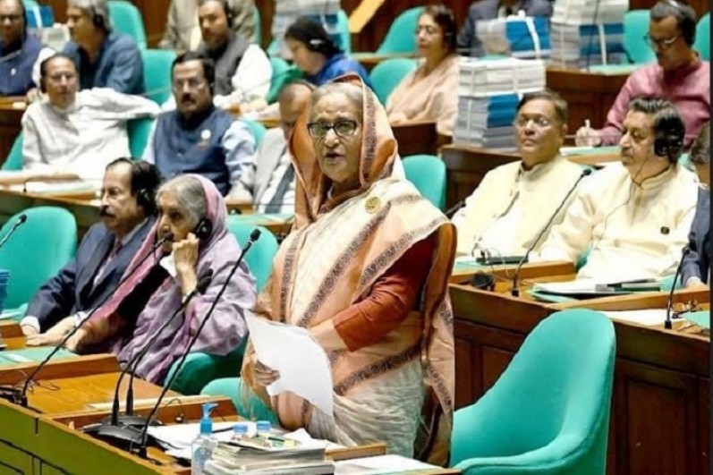 আওয়ামী লীগ নয় জিয়া খালেদা এরশাদ দেশ বিক্রি করেছেন : প্রধানমন্ত্রী