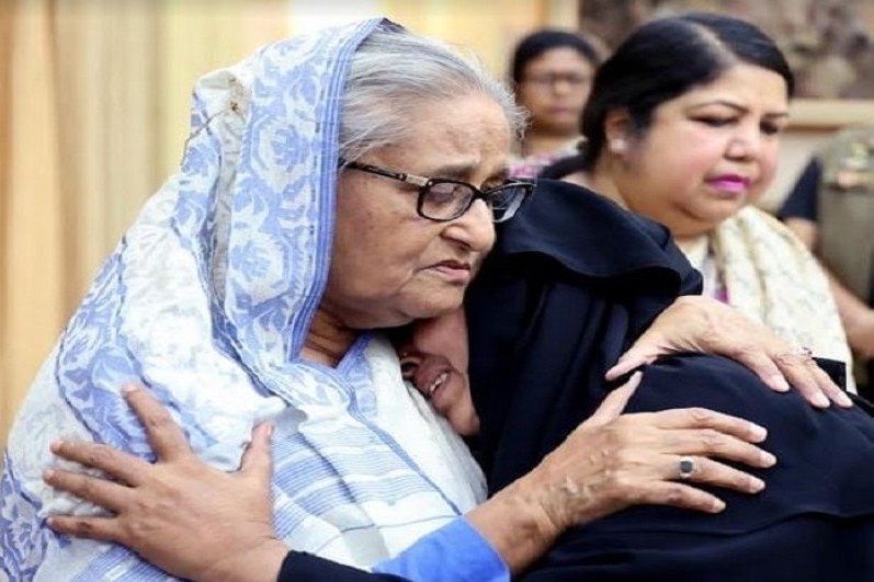 নিহতদের পরিবারের সদস্যদের প্রধানমন্ত্রীর আর্থিক সহায়তা প্রদান