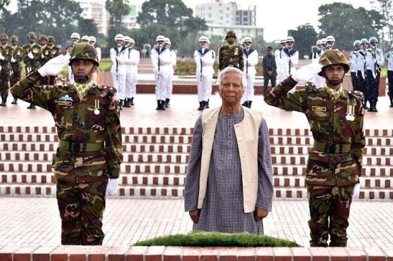 জাতীয় স্মৃতি সৌধে প্রধান উপদেষ্টার শ্রদ্ধা