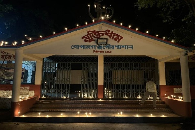 গোপালগঞ্জে শ্মশানে আলোকসজ্জা দিয়ে দীপাবলি উদযাপন