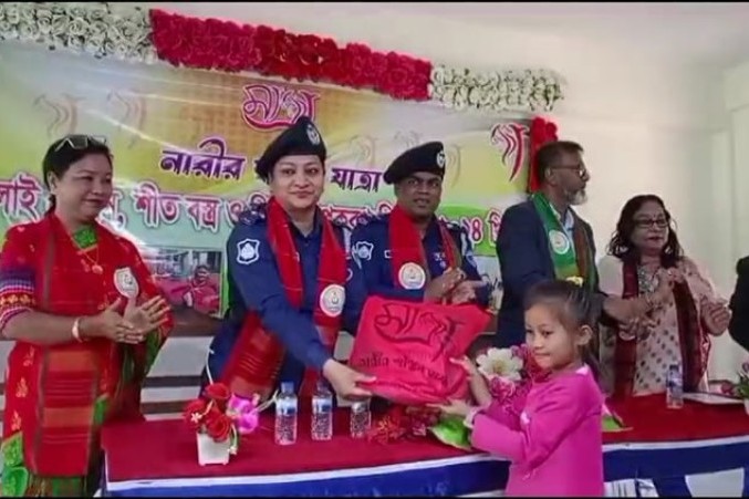 খাগড়াছড়িতে সেলাই মেশিন শীতবস্ত্র ও শিক্ষা উপকরণ বিতরণ