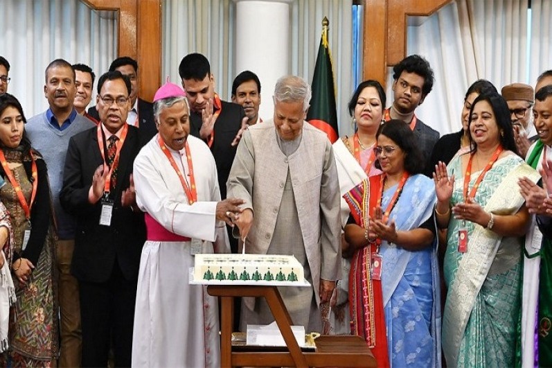 বড়দিন উপলক্ষ্যে প্রধান উপদেষ্টার শুভেচ্ছা বিনিময়