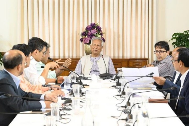 চট্টগ্রাম বন্দরের সক্ষমতা বৃদ্ধির উদ্যোগ ত্বরান্বিত করতে প্রধান উপদেষ্টার নির্দেশ