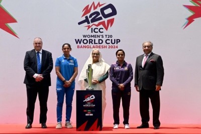 বাংলাদেশ জাতীয় নারী ক্রিকেট দল প্রধানমন্ত্রীর সাথে সাক্ষাত করলেন