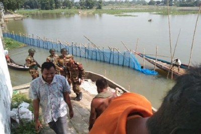 নাটোরের হালতিবিল ও চলনবিলে অভিযানে আড়াই লাখ টাকার অবৈধ জাল অপসারণ