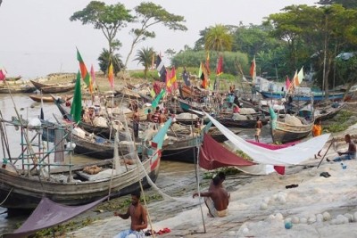 মধ্যরাতে শেষ হচ্ছে ২২ দিনের নিষেধাজ্ঞা হাসি মুখ জেলেদের