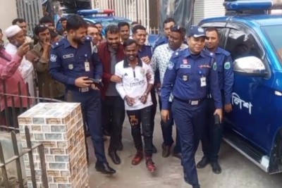 ধর্ষণ ও নির্যাতনের মামলায় হিরো আলম গ্রেপ্তার