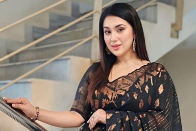 নেপালে কেবল কারে চড়ে আতঙ্কিত অপু বিশ্বাস