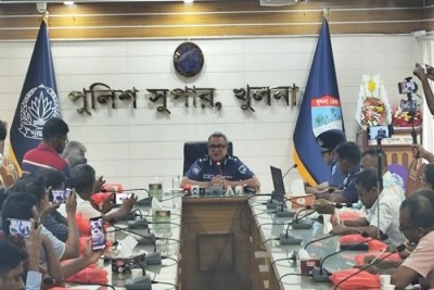 অপরাধ নিয়ন্ত্রণে সম্মিলিত উদ্যোগের আহ্বান খুলনার নতুন এসপির